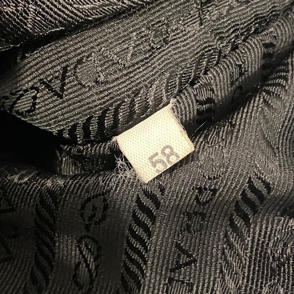 🛍SOLD🛍 🖤Prada🖤 Nylon Bag - Picture 6 of 13
